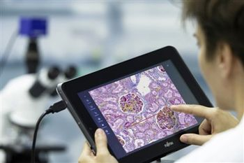 Tab4Lab from Carl Zeiss Documents Microscope Photos
